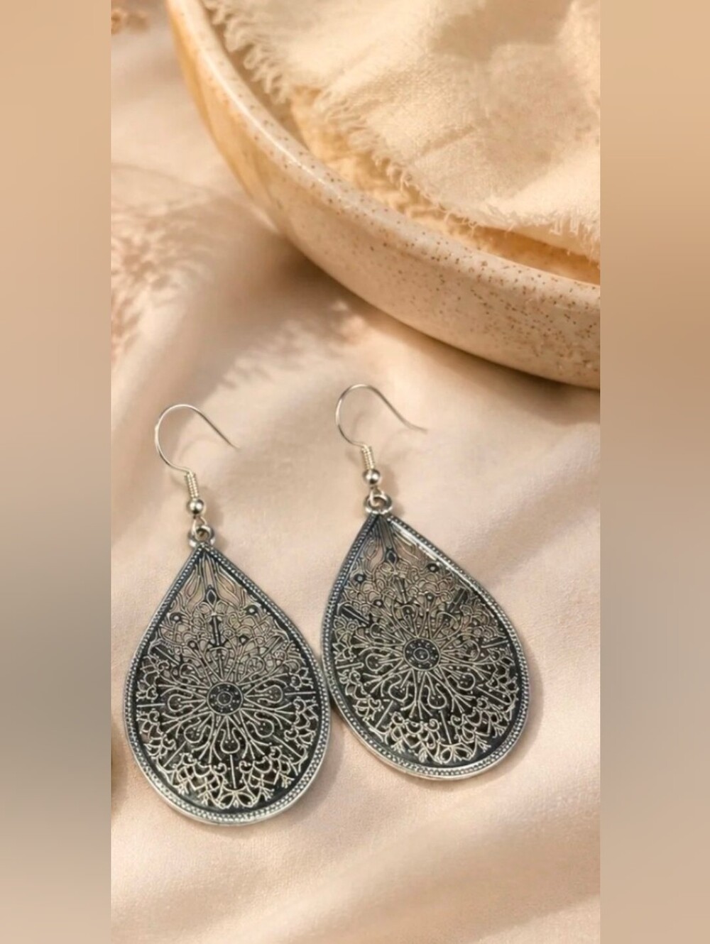 $8 Each Or Bundle 5/$20 Silver Filigree Teardrop Dangle Earrings